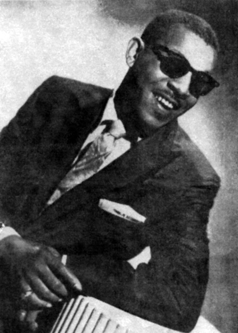 Portrait black man with suit and tie, sunglasses.