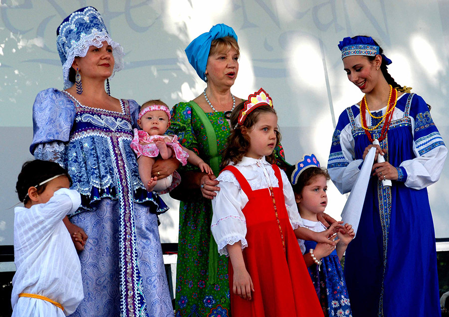 White women and children in eastern European costume