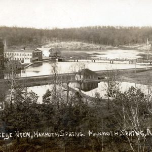 body of water with bridge across it surrounded by several buildings labeled "Bird's Eye, Mammoth Spring, Mammoth Spring, Ark."