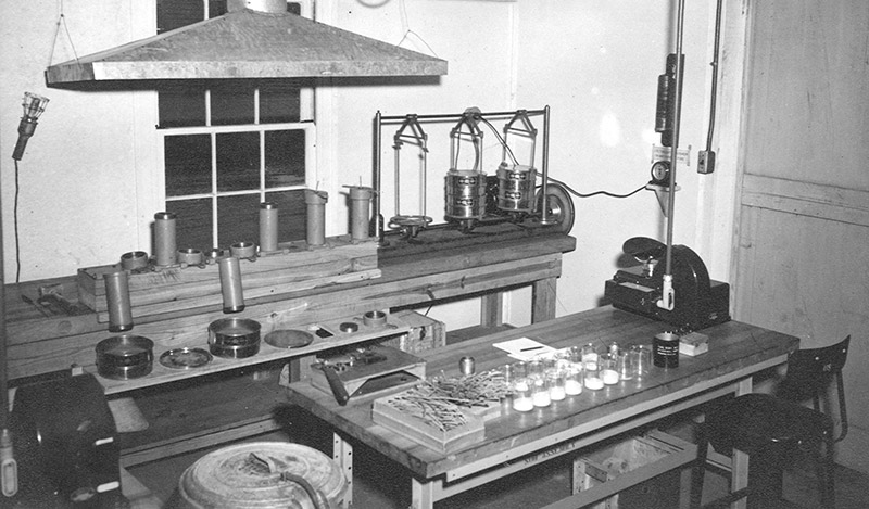 Laboratory equipment arranged on bench