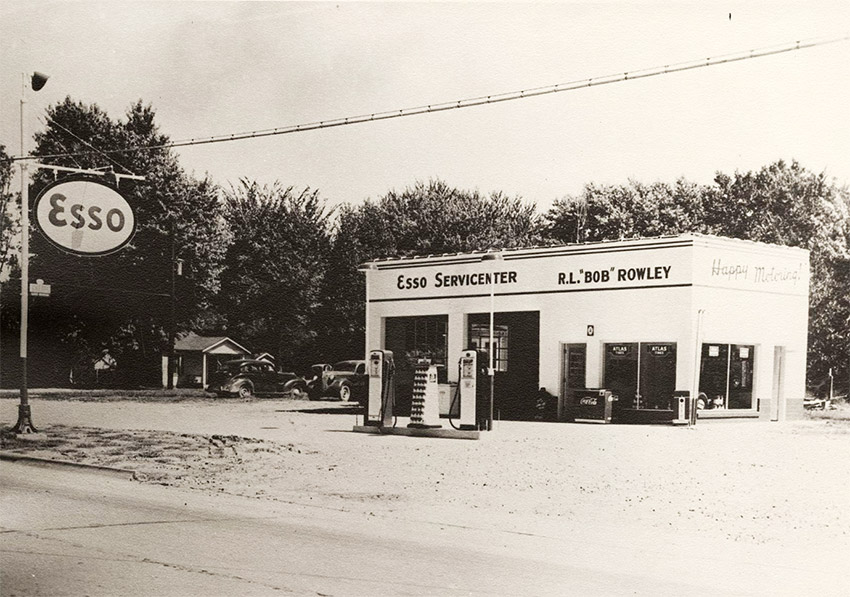 Gas station and cars "Esso Service center R. L. 'Bob' Rowley"