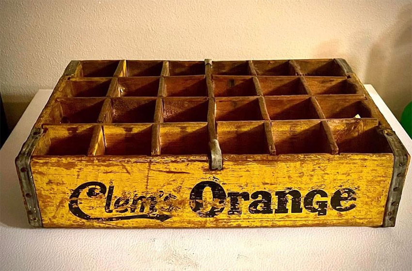 Wooden crate with twenty squares "Clem's Orange"
