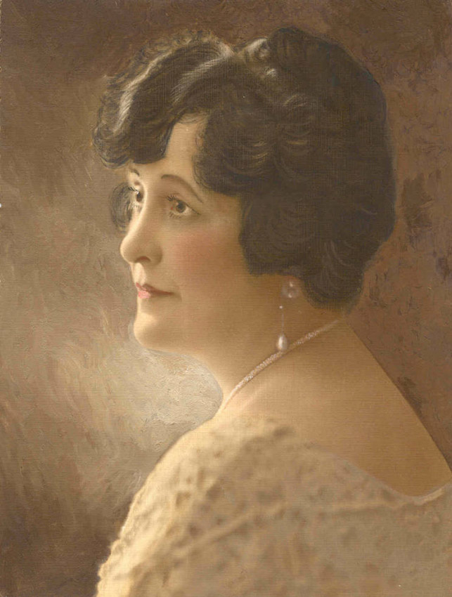 Painting of white woman in profile wearing pearl jewelry
