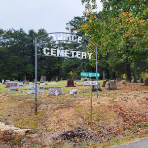 Arched entrance saying "Price Cemetery